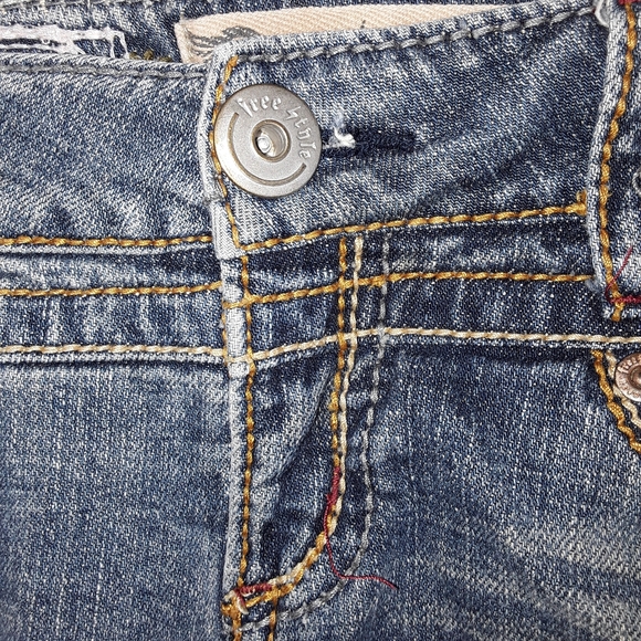 Denim Distressed Ripped Frayed Jeans Shorts - Picture 8 of 8